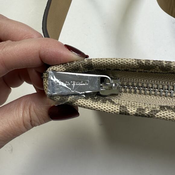 Michael Kors Signature Belt Bag White Stripe Adjustable Strap MK Logo Beige - Picture 8 of 9